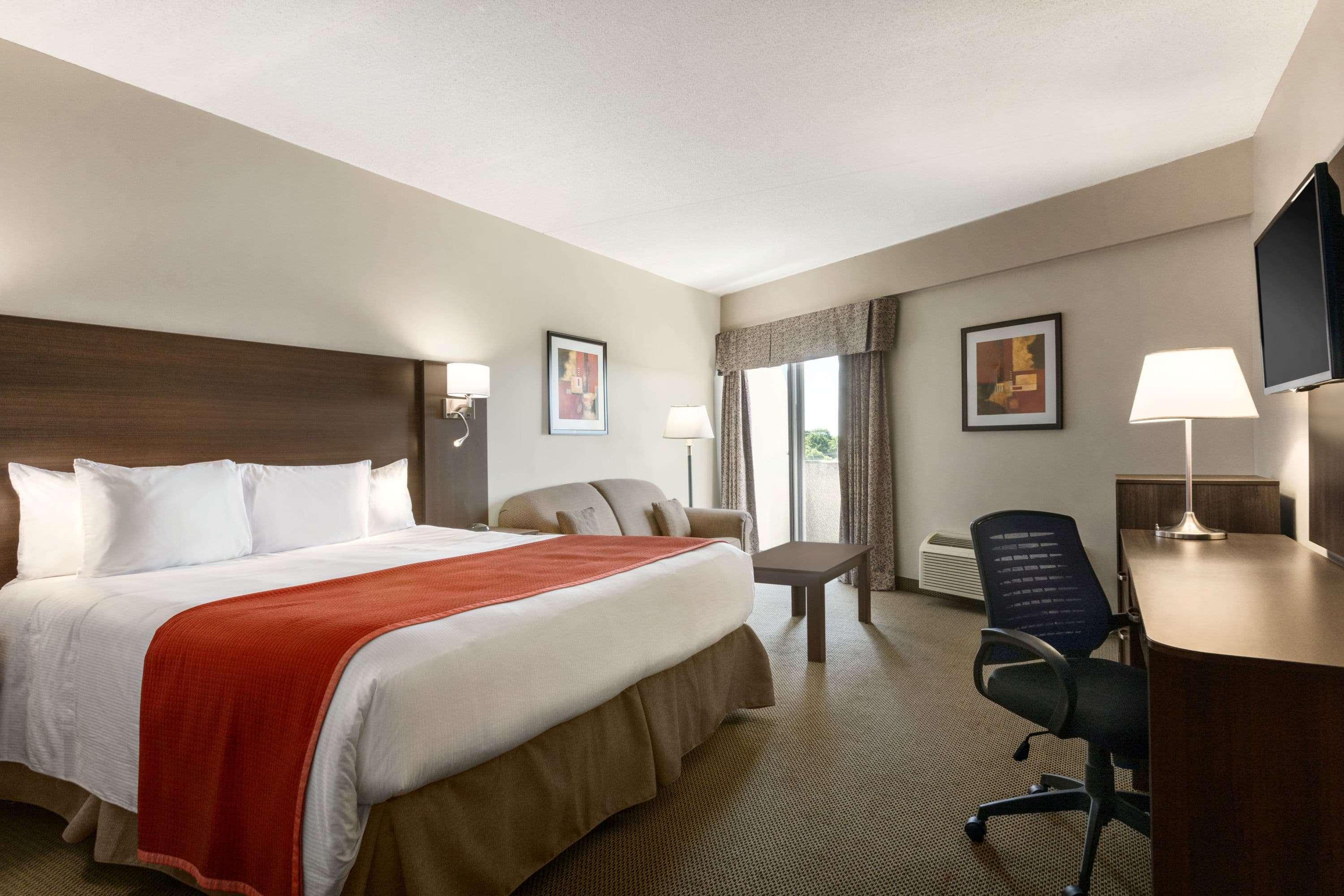 Travelodge Hotel By Wyndham Kingston Lasalle Экстерьер фото