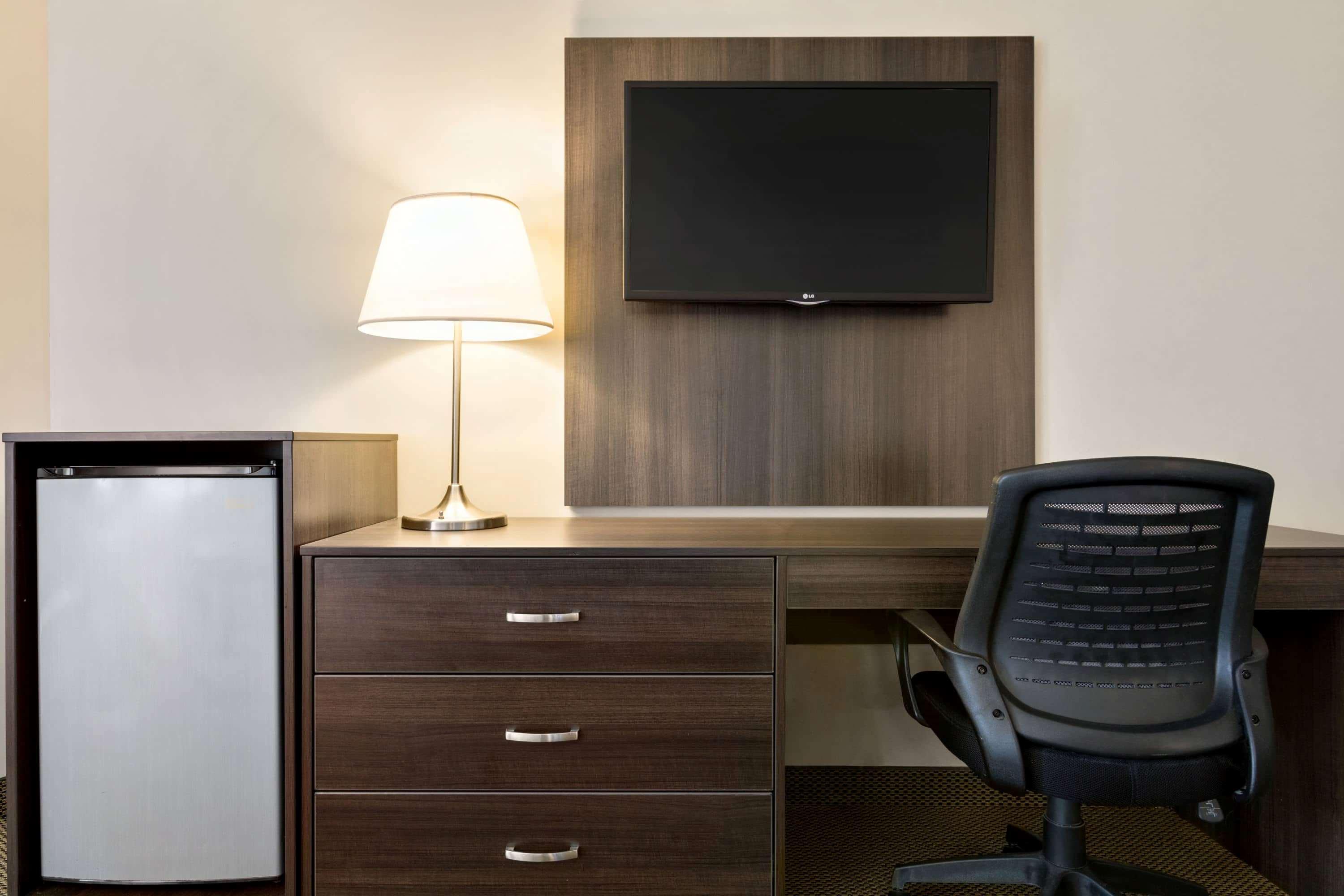 Travelodge Hotel By Wyndham Kingston Lasalle Экстерьер фото