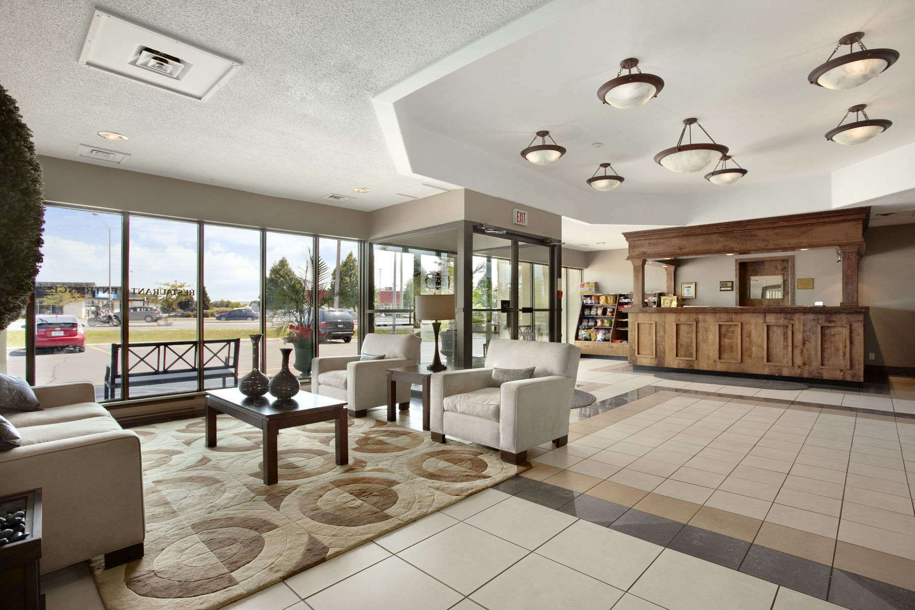 Travelodge Hotel By Wyndham Kingston Lasalle Экстерьер фото