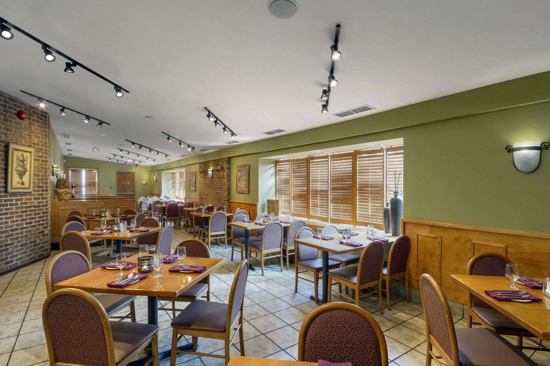 Travelodge Hotel By Wyndham Kingston Lasalle Экстерьер фото